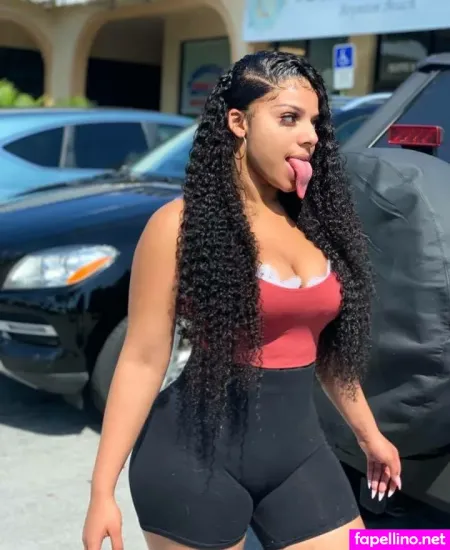 Long Tongue Fetish OnlyFans Thumbnail #ynU0XB93Wg