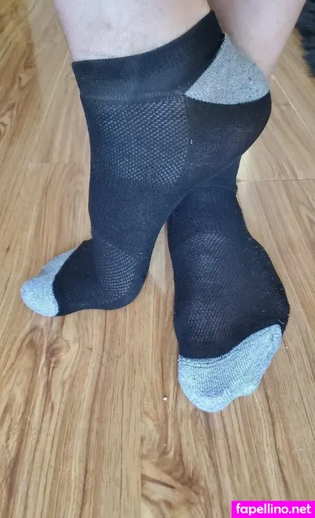 Longfootlola OnlyFans Thumbnail #57bLLa0pYE