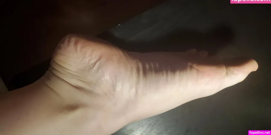 Longfootlola OnlyFans Thumbnail #74Emiv2PdO