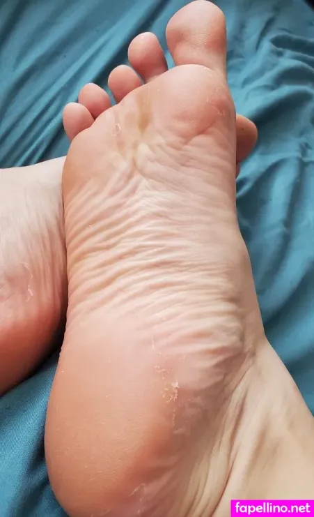 Longfootlola OnlyFans Thumbnail #EJYgaj68b3