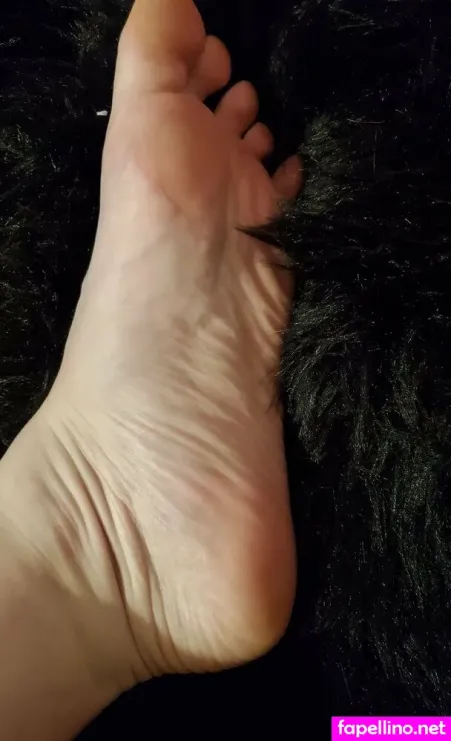Longfootlola OnlyFans Thumbnail #z8gxZyUyQU
