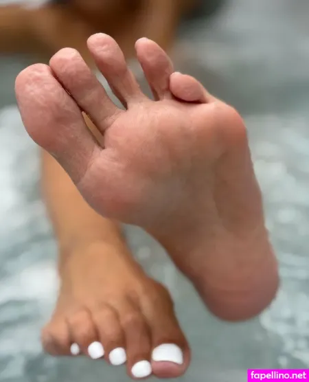 Longtoesbigheart OnlyFans Thumbnail #4ygUNUaI1M