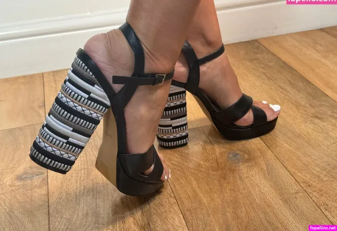 Longtoesbigheart OnlyFans Thumbnail #IXJhRwFu8o