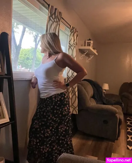 Lookitsjulia OnlyFans Thumbnail #EePPFa4uaR