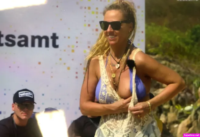 Loona 1 Main Profile Photo