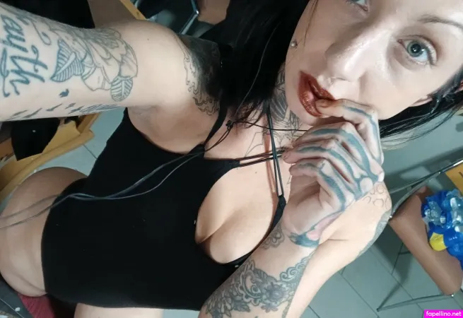 Looneyy OnlyFans Thumbnail #DwE4KMBbsn