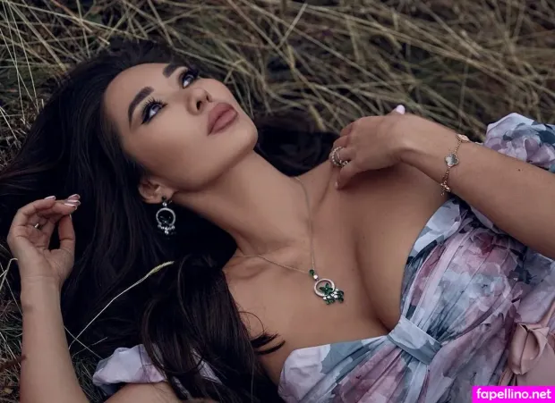 Lora Abramova OnlyFans Thumbnail #BMieRt2E9y