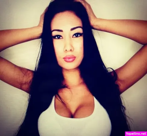 Lora Abramova OnlyFans Thumbnail #WqY0XVvDeJ