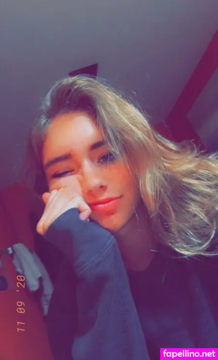 Lora Berry OnlyFans Thumbnail #IcK3iwPavK