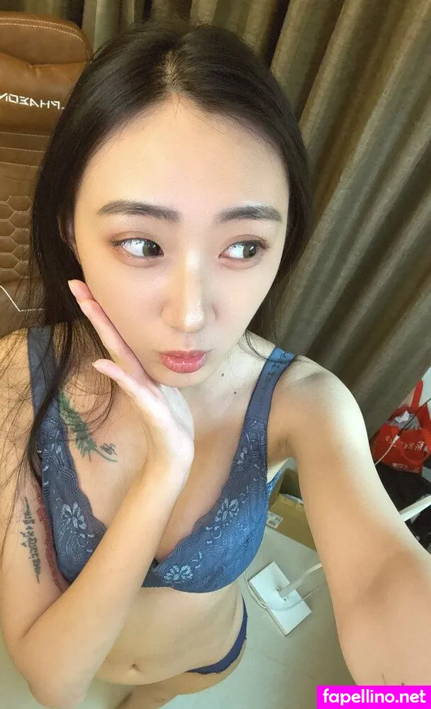 kissoflora, lora_dynasty, loradynasty, lorayu Nude Leaked OnlyFans Photo #21oeMA63S6