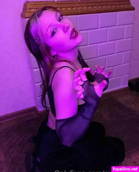 Loradolores OnlyFans Thumbnail #7yyWIjenlL