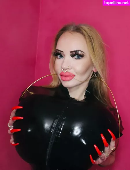 Loralatexis OnlyFans Thumbnail #lxNL0XEmIU