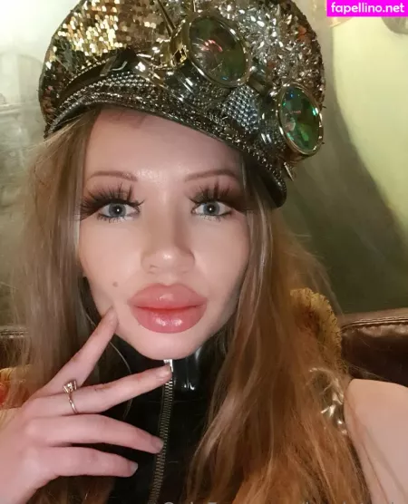 Loralatexis OnlyFans Thumbnail #wvI1B9S29e