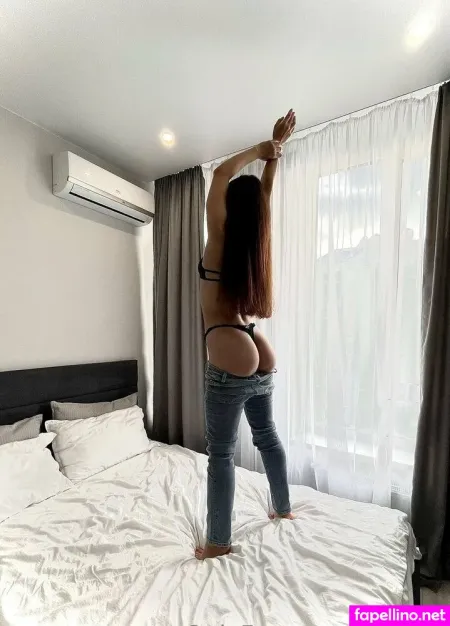 Loralorii OnlyFans Thumbnail #2j5NZex2dM