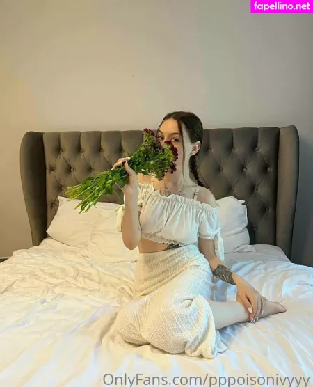 Lorataylor OnlyFans Thumbnail #iU0MLhe9WN