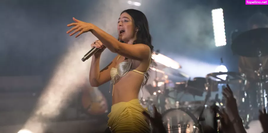 Lorde OnlyFans Thumbnail #3BvTmnh4Xz