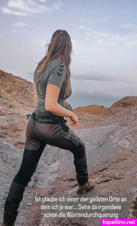 Loreena Unterwegs OnlyFans Thumbnail #L9agvJAwMo