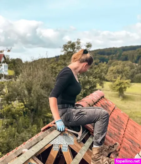 Loreena Unterwegs OnlyFans Thumbnail #LZGkjqVVHg