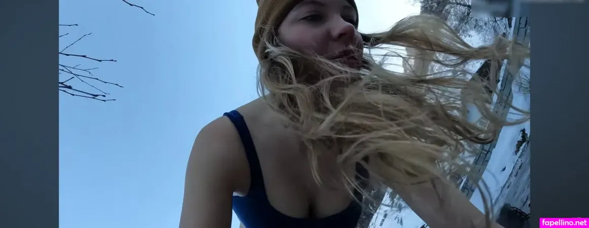 Loreena Unterwegs OnlyFans Thumbnail #MVj2yr3Zoy