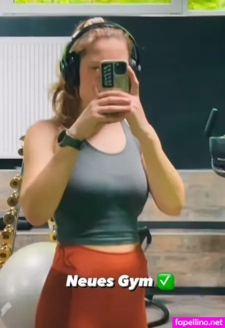 Loreena Unterwegs OnlyFans Thumbnail #rUyo21EMC2