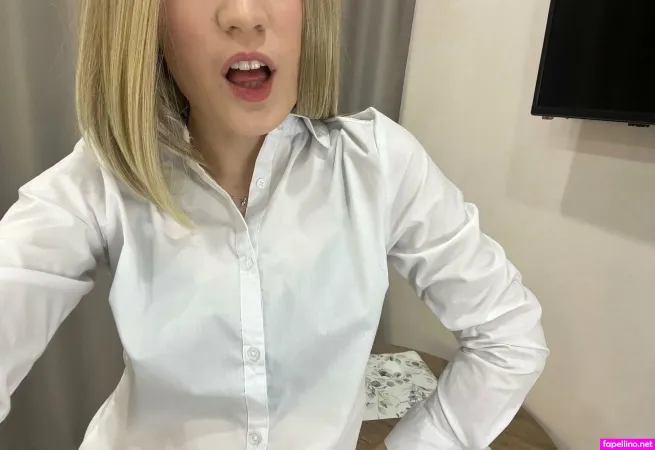 Loreleisecrets OnlyFans Thumbnail #vISL3X24HI