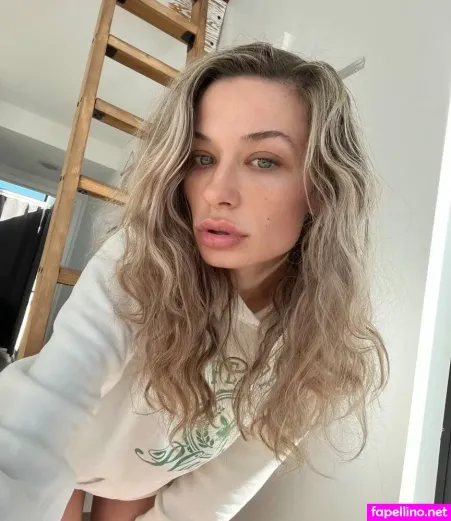 Loren Shea OnlyFans Thumbnail #zSswM9pXia