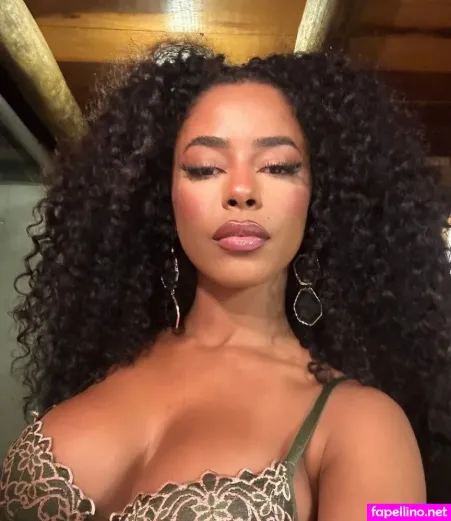 Lorena Maria OnlyFans Thumbnail #udOF7bshFz