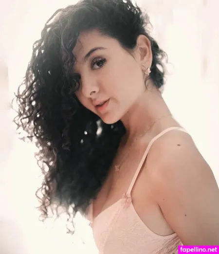 Lorena Tucci 1 OnlyFans Thumbnail #9QLDGNHhWk