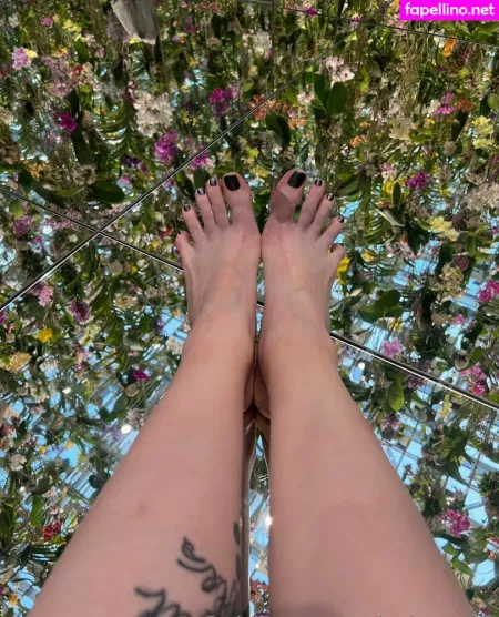 Loritoes32 OnlyFans Thumbnail #F0xY1C2FW0