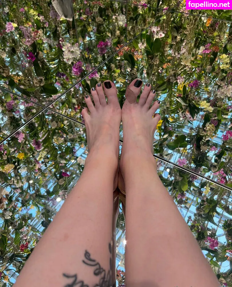 loritoes32, toelover__ Nude Leaked OnlyFans Photo #F0xY1C2FW0