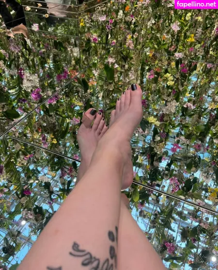 Loritoes32 OnlyFans Thumbnail #KqpQemySNz