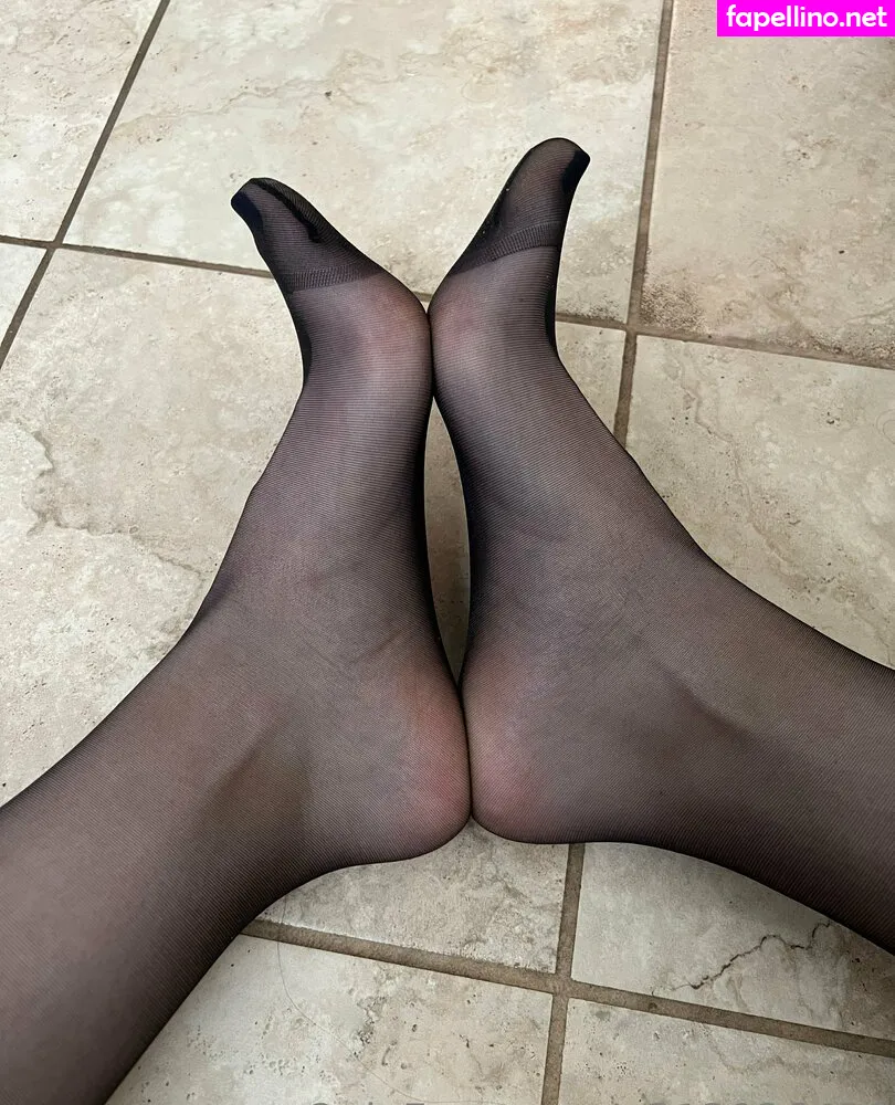 loritoes32, toelover__ Nude Leaked OnlyFans Photo #xdlJjnJiGc