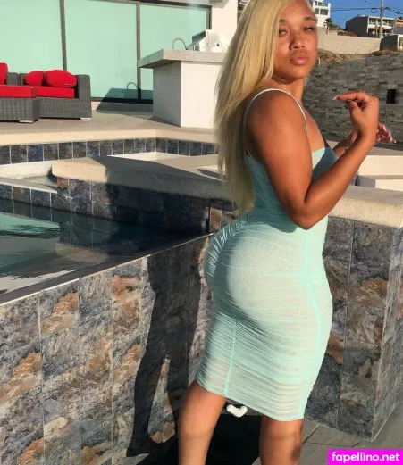 Lorraine Leniar OnlyFans Thumbnail #8yFF7FRedj