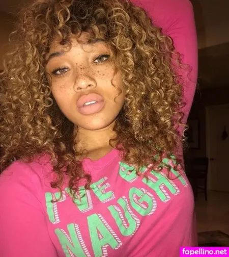 Lorraine Ward OnlyFans Thumbnail #MJL60WQymR