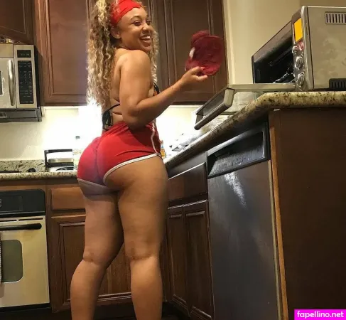 Lorraine Ward OnlyFans Thumbnail #hVQIejj0bm