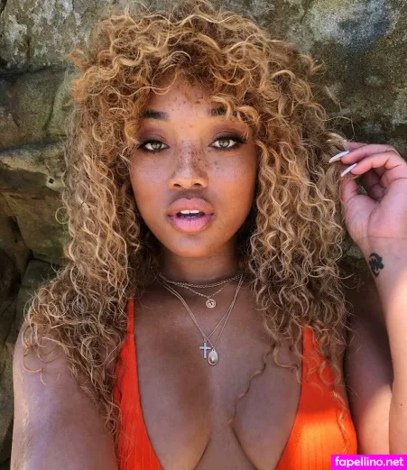 Lorraine Ward OnlyFans Thumbnail #vtaQnwcRCB