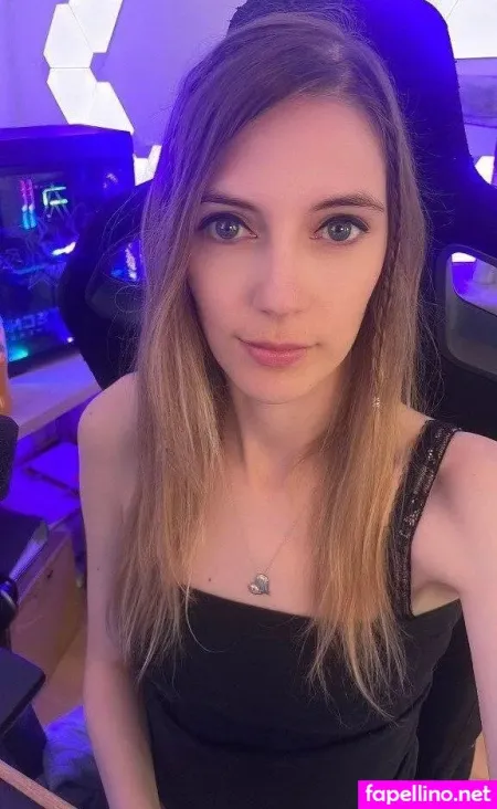 Lory OnlyFans Thumbnail #F5E10pHdsT