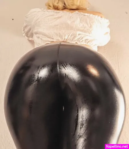 Lorylove OnlyFans Thumbnail #aTmL7w5EEb