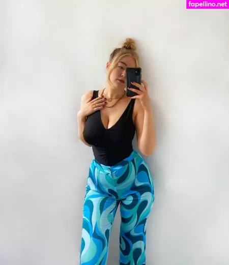 Lotten Sheppard OnlyFans Thumbnail #4uYoMx3cTS