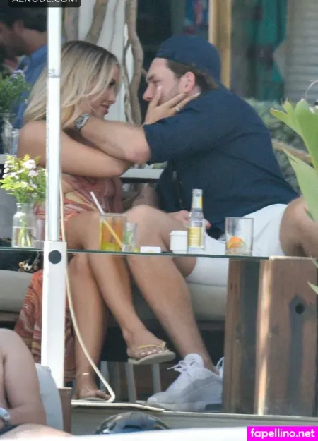 Lottie Tomlinson OnlyFans Thumbnail #ZylX5OmeKs