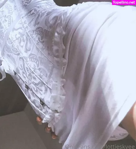 Lottieskyee 1 OnlyFans Thumbnail #uxBiCBuqvV