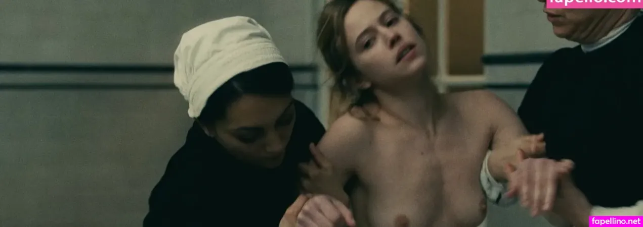 Lou De Laage OnlyFans Thumbnail #XxjT1QVhul