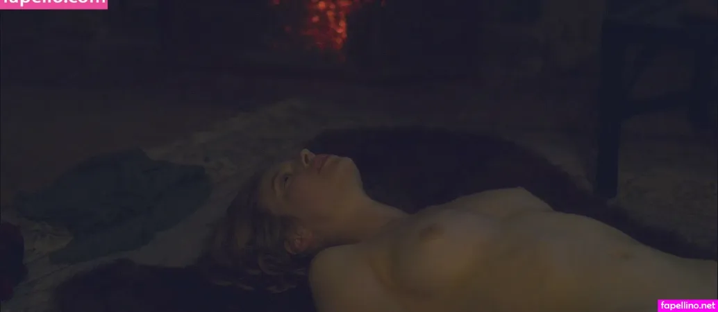 Lou De Laage OnlyFans Thumbnail #ZkhbReyDck