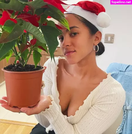 Lou Llobell OnlyFans Thumbnail #IP2vrWs2ld