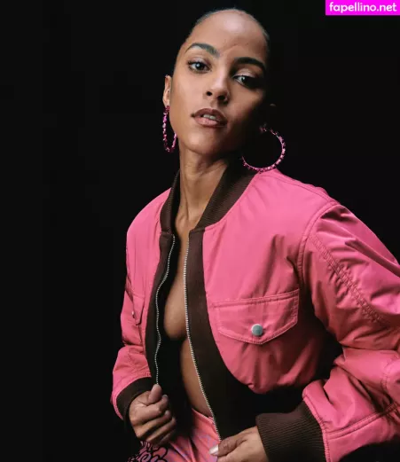 Lou Llobell OnlyFans Thumbnail #hem6HdI8pd