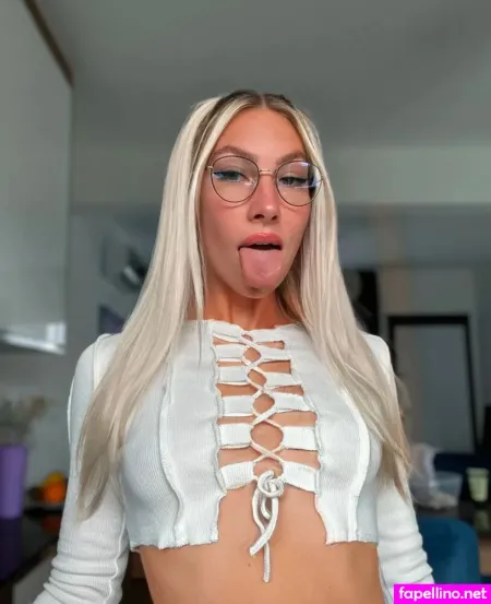 Louisa Becker OnlyFans Thumbnail #95cnqT6MFG