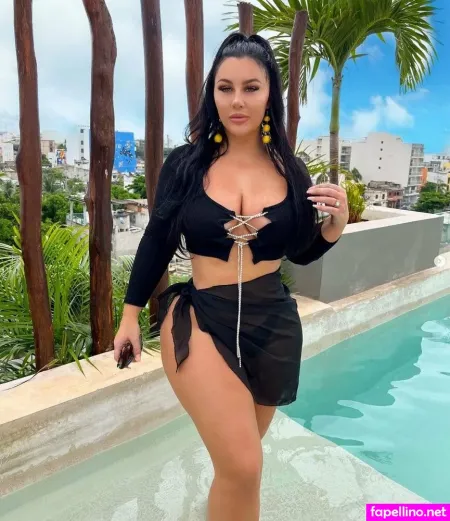 Louise Ella OnlyFans Thumbnail #XY5kS2FVmu