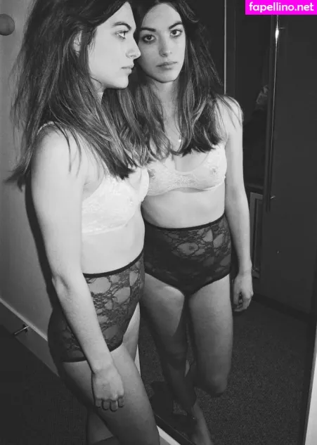 Louise Follain OnlyFans Thumbnail #Qlbw9dH0EK