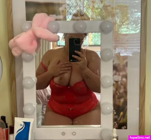Louise Hourigan OnlyFans Thumbnail #r6CkA3gzXZ