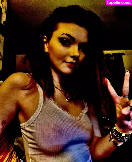 Louise Julie OnlyFans Thumbnail #wB2il6XAdQ